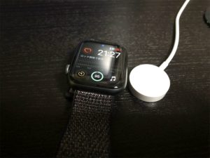 Apple Watch4の充電時間はどれくらい?0%→100%計測!
